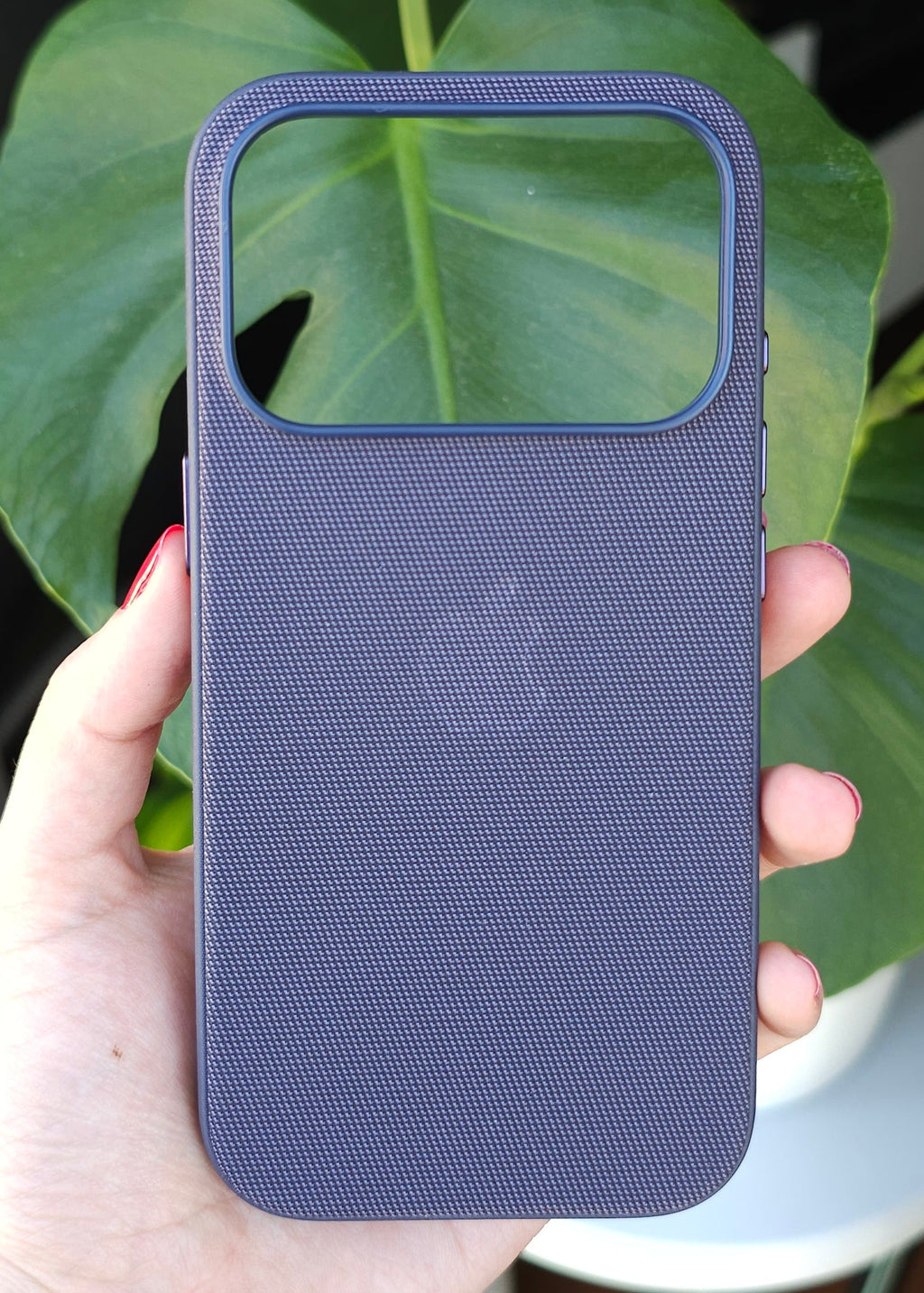 Funda TechWoven para iPhone 16 Pro / 17 Pro — Tejido Premium