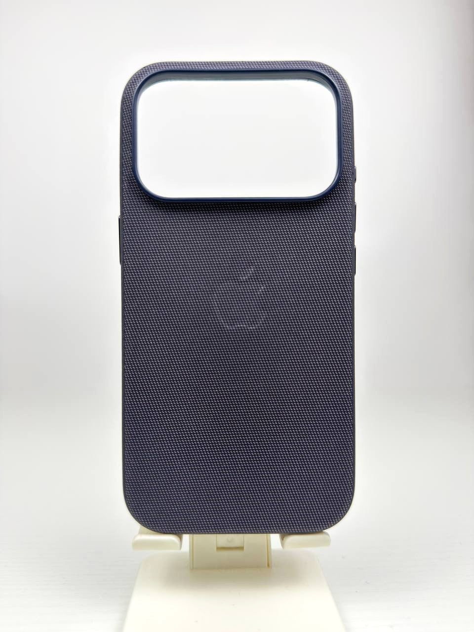 Funda TechWoven para iPhone 16 Pro / 17 Pro — Tejido Premium