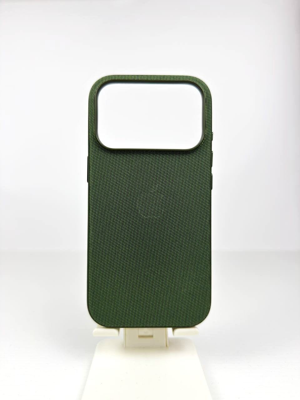 Funda TechWoven para iPhone 16 Pro / 17 Pro — Tejido Premium