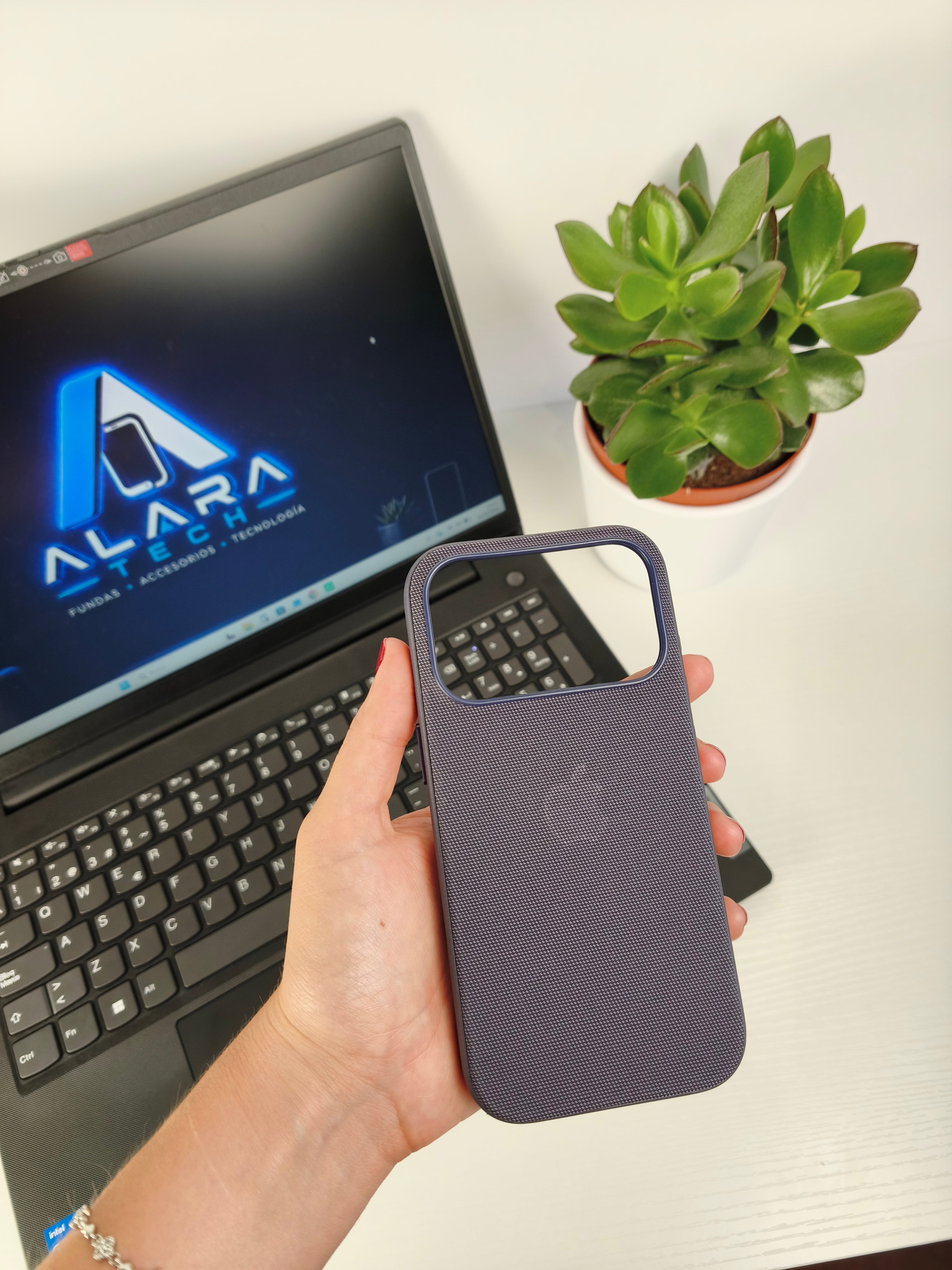 Funda TechWoven para iPhone 16 Pro / 17 Pro — Tejido Premium