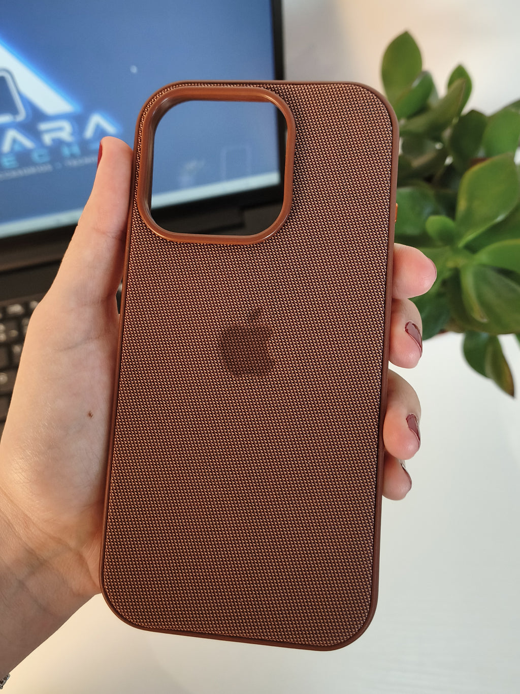 Funda TechWoven para iPhone 16 Pro / 17 Pro — Tejido Premium